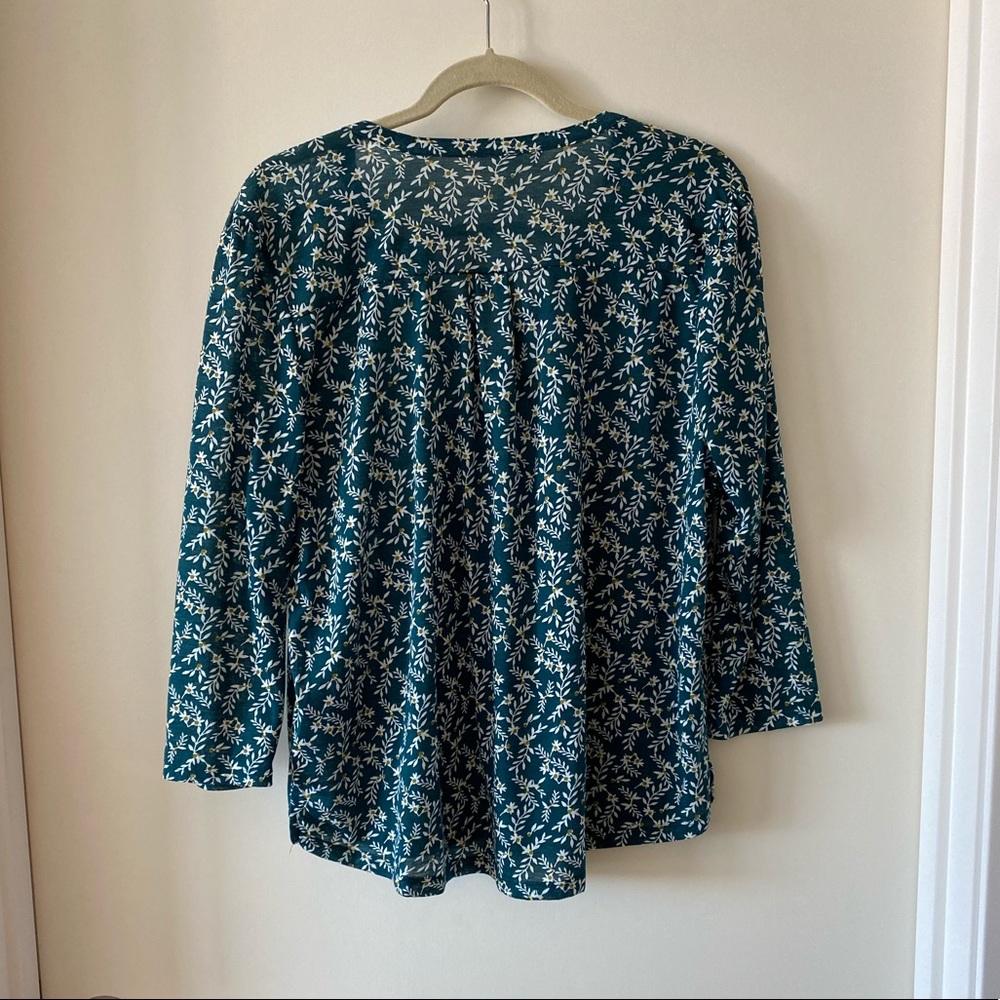 Size L, H&M patterned blouse - Picture 2 of 4